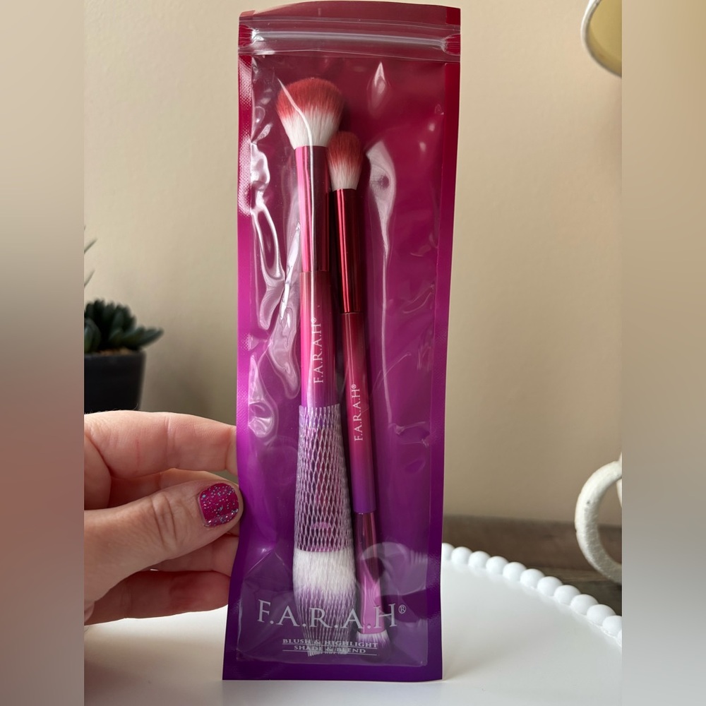 FARAH Blush & Highlight, Shade & Blend makeup brushes